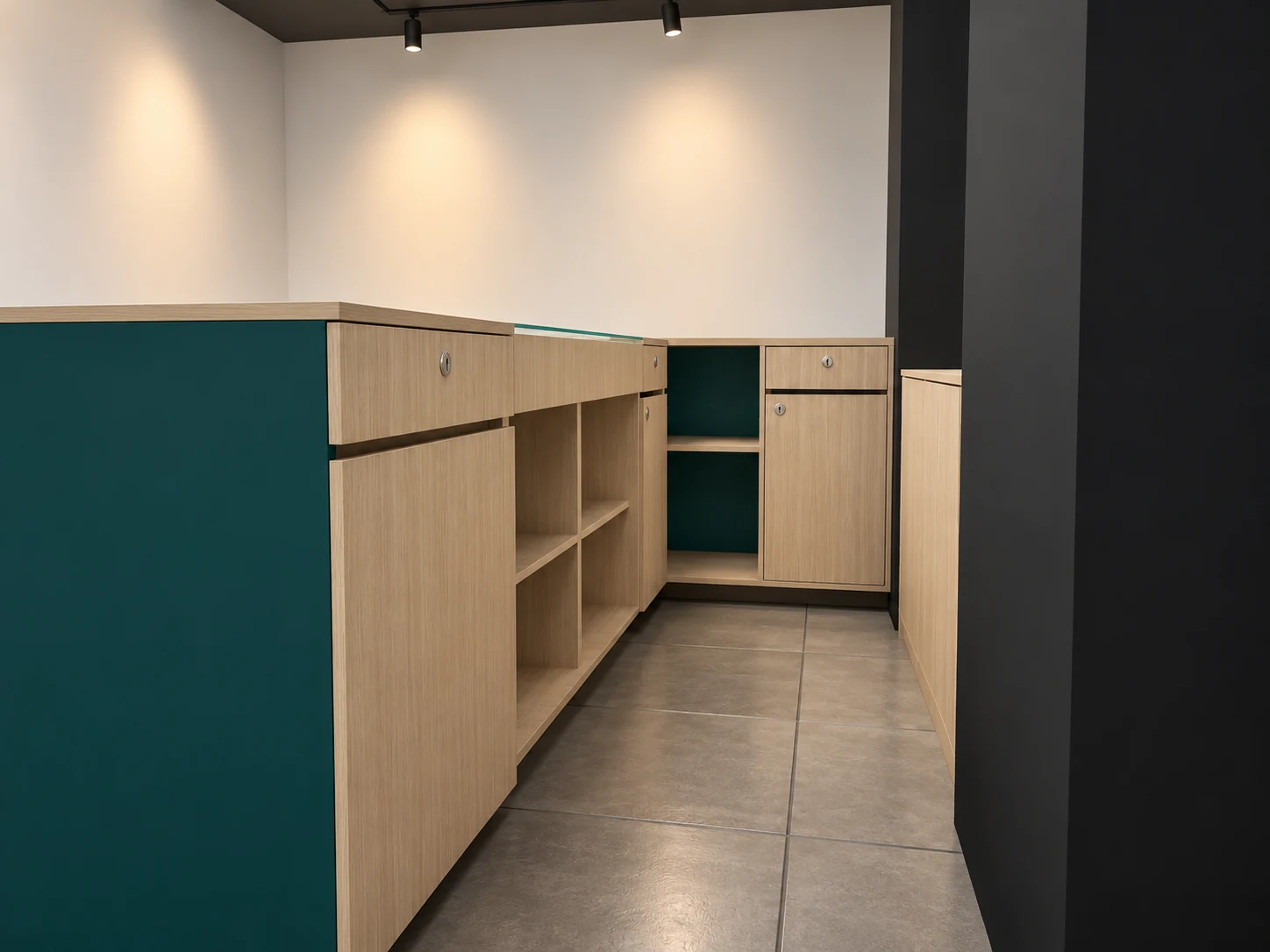 Counter working side and storage